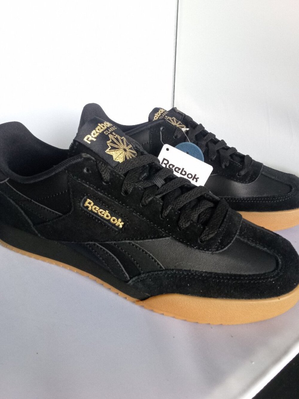 Reebok Black Gum Mens Shoe Size 7 US Mens.